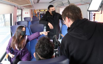 Stress im Zug – RAA-Projekt begleitet Filmteam bei Dreharbeiten