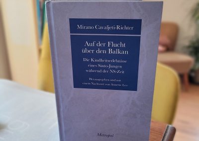 Lesung und Gespräch zum Buch „Auf der Flucht über den Balkan“ von Mirano Cavaljeti-Richter mit Herausgeberin Dr. Annette Leo