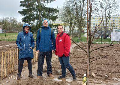 Gemeinsames Gärtnern im Mueßer Holz: Gelebte Kooperation zwischen Grundschule und Kindertagesstätte