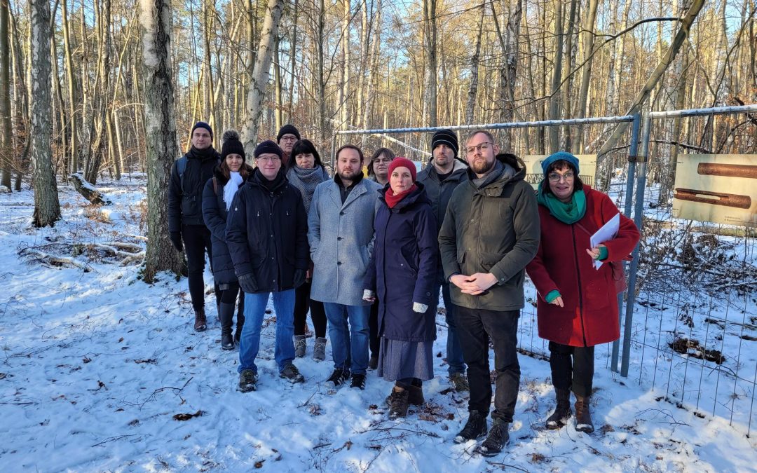 Wissenschafts- und Europaausschuss MV besucht den KZ-Gedenkort Waldbau