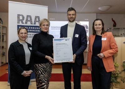 Kooperationsvertrag für das Kompetenzzentrum Lernen durch Engagement M-V unterzeichnet