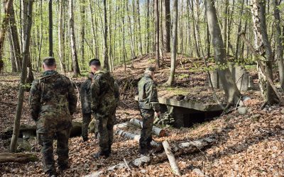 Bundeswehr besucht KZ-Gedenkort „Waldbau“ in Neubrandenburg 