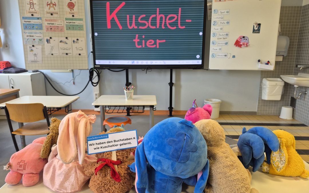 Dein Kuscheltier checkt die Schule aus